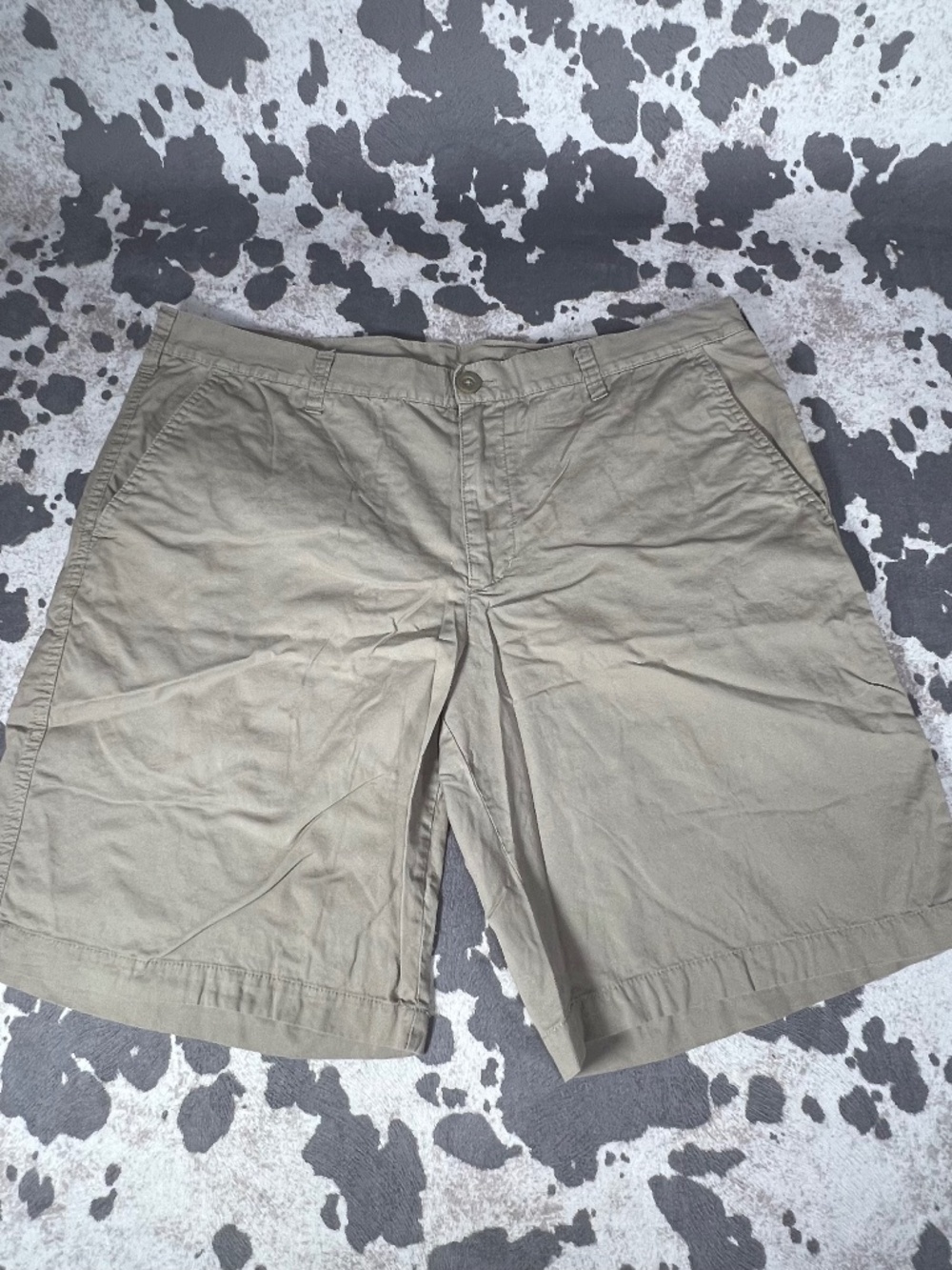 Columbia Mens Shorts. size.38